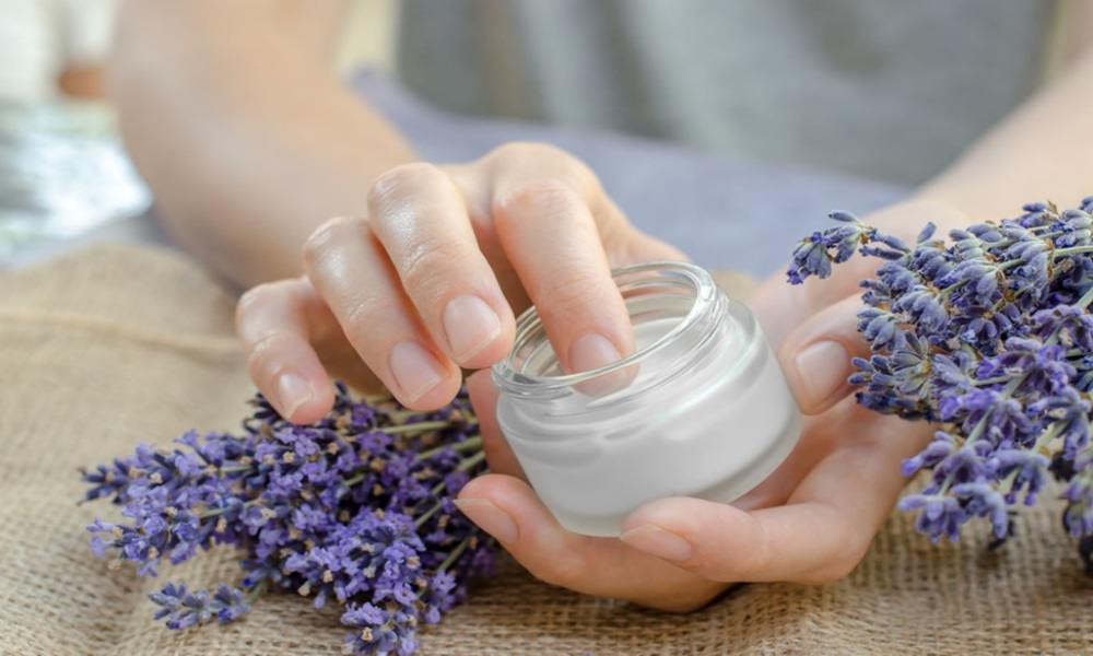 Choosing the Right Moisturizer: A Comprehensive Guide